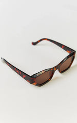 Wenalyn Sunglasses - Angular Cat Eye Sunglasses in Torte